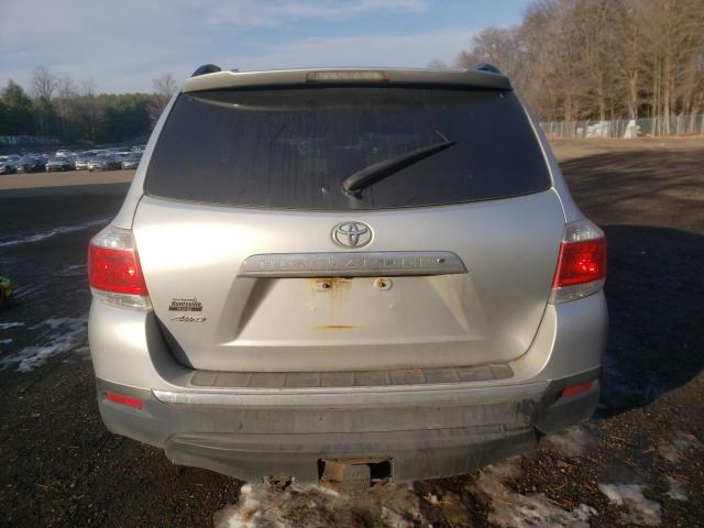 5TDBK3EH7CS152460 - 2012 TOYOTA HIGHLANDER BASE رمادي صورة 6