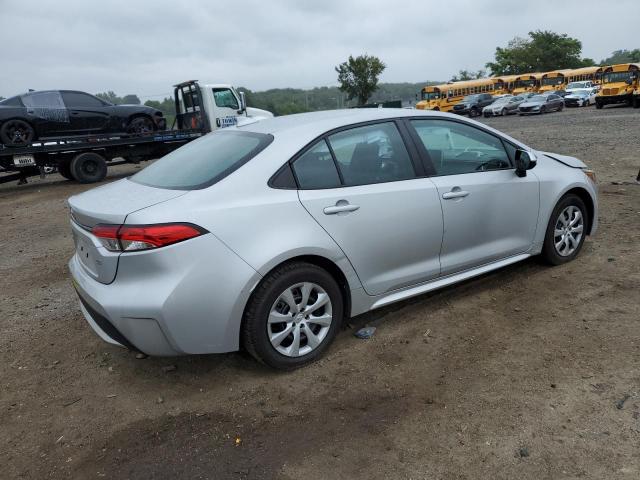 5YFEPRAE7LP049755 - 2020 TOYOTA COROLLA LE ვერცხლისფერი ფოტო 3