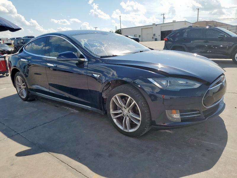 5YJSA1CN8DFP05784 - 2013 TESLA MODEL S Niebieski zdjęcie 4