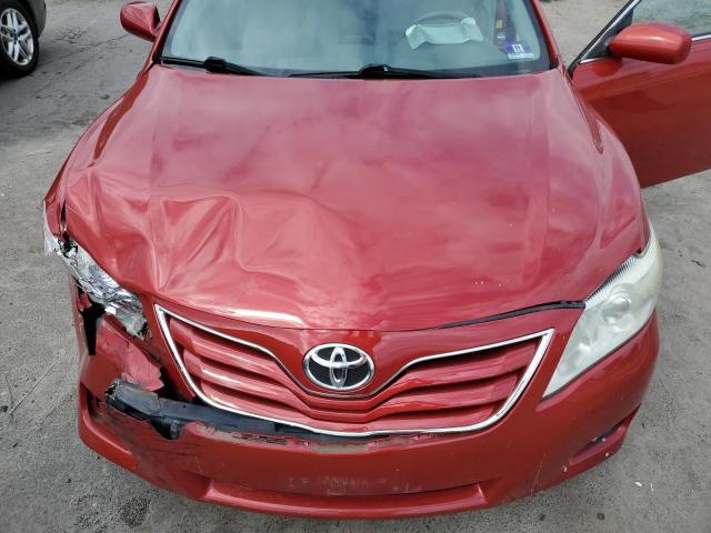 4T1BF3EK8BU124074 - 2011 TOYOTA CAMRY BASE RED photo 11