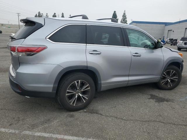 5TDKKRFH0GS504236 - 2016 TOYOTA HIGHLANDER XLE SILVER photo 3
