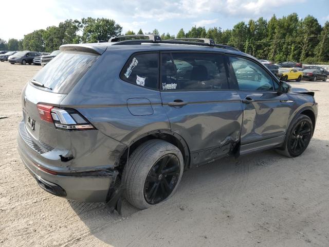 3VVCB7AX7PM045778 - 2023 VOLKSWAGEN TIGUAN SE R-LINE BLACK CHARCOAL photo 3