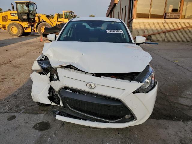 3MYDLBYV2KY516486 - 2019 TOYOTA YARIS L WHITE photo 5