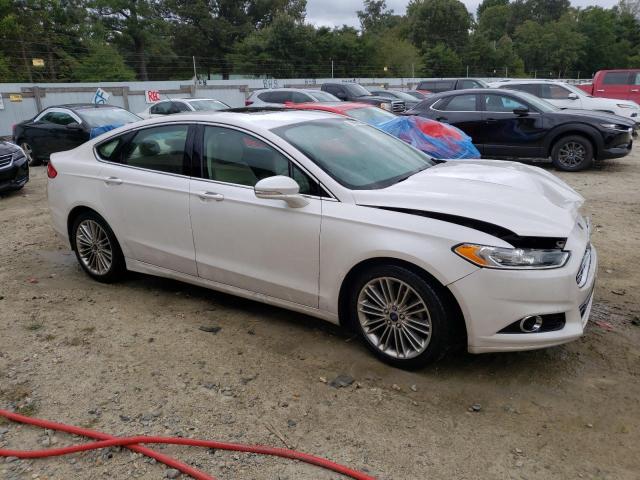 3FA6P0HDXFR241561 - 2015 FORD FUSION SE WHITE photo 4