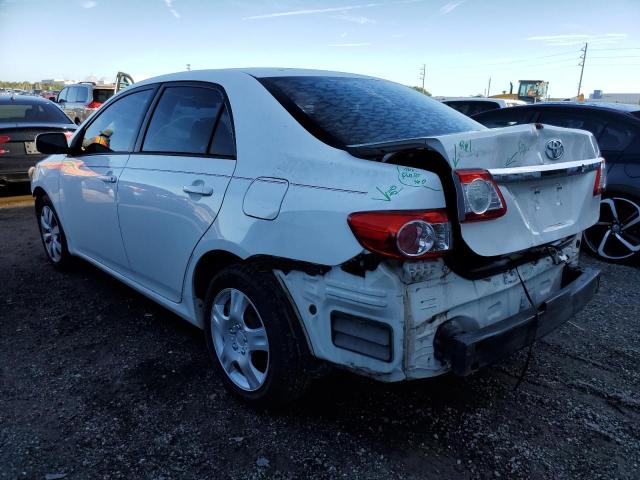 5YFBU4EE8CP055704 - 2012 TOYOTA COROLLA BASE WHITE photo 2