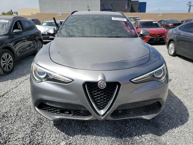 ZASFAKNN0J7B69734 - 2018 ALFA ROMEO STELVIO TI SPORT SILVER photo 5