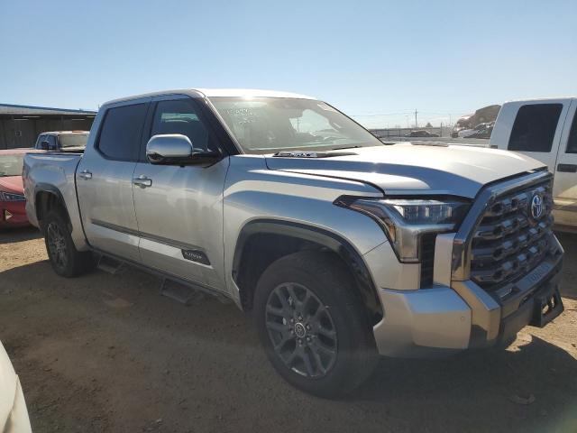 5TFNC5DB6PX014640 - 2023 TOYOTA TUNDRA CREWMAX PLATINUM Gümüş foto 4