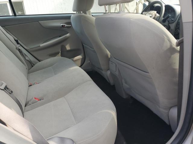 1NXBU4EE2AZ374575 - 2010 TOYOTA COROLLA BASE Argent photo 10