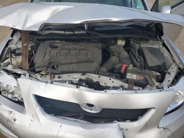 1NXBU4EE2AZ374575 - 2010 TOYOTA COROLLA BASE Argent photo 11