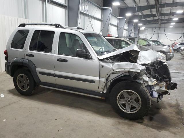 1J4GL38K65W725775 - 2006 JEEP LIBERTY 4D RENEGADE SILVER photo 4