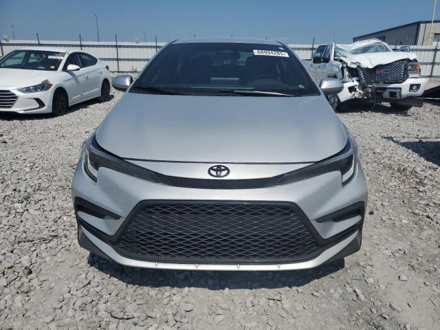 5YFS4MCE4RP172966 - 2024 TOYOTA COROLLA SE SILVER photo 5