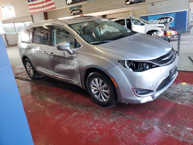 2C4RC1BG4KR749147 - 2019 CHRYSLER PACIFICA TOURING L SILVER photo 4
