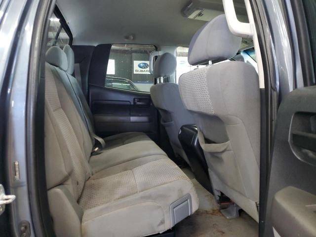5TFUY5F17AX095642 - 2010 TOYT TUNDRA DOUBLE CAB SR5 GRAY photo 10