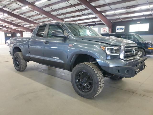5TFUY5F17AX095642 - 2010 TOYT TUNDRA DOUBLE CAB SR5 GRAY photo 4