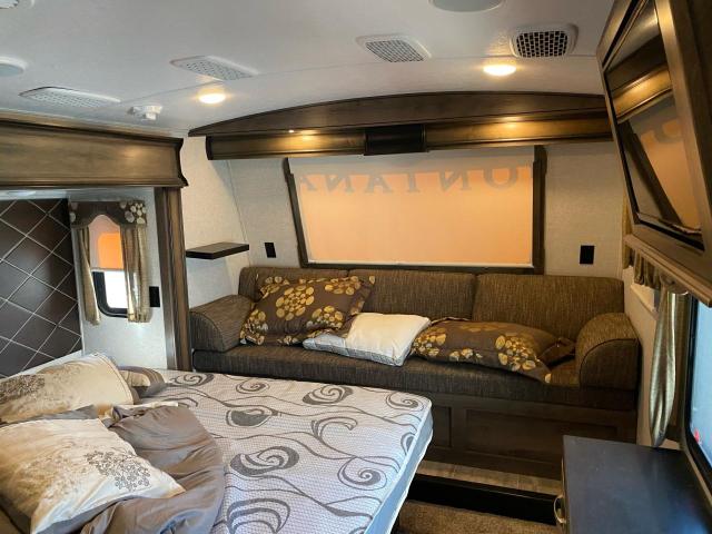 4YDF3812XJ4701832 - 2018 KEYSTONE MONTANA CREAM photo 7