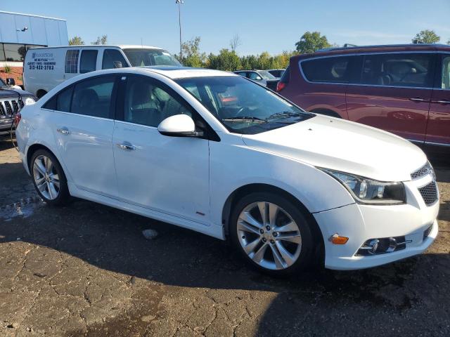 1G1PG5SB9E7365869 - 2014 CHEVROLET CRUZE LTZ WHITE photo 4