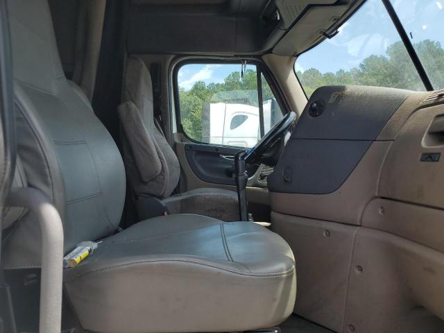 3AKJGLD53FSGB8455 - 2015 FREIGHTLINER CASCADIA 1 Blanc photo 5