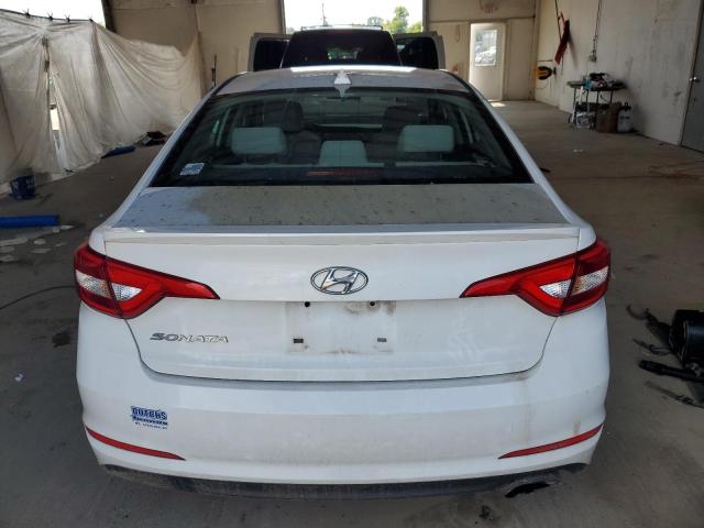 5NPE24AF5HH492811 - 2017 HYUNDAI SONATA SE WHITE photo 6