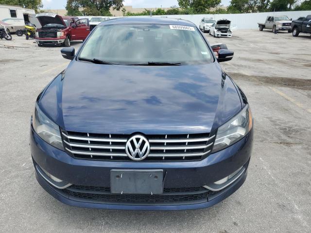 1VWBN7A36EC078961 - 2014 VOLKSWAGEN PASSAT SE BLUE photo 5