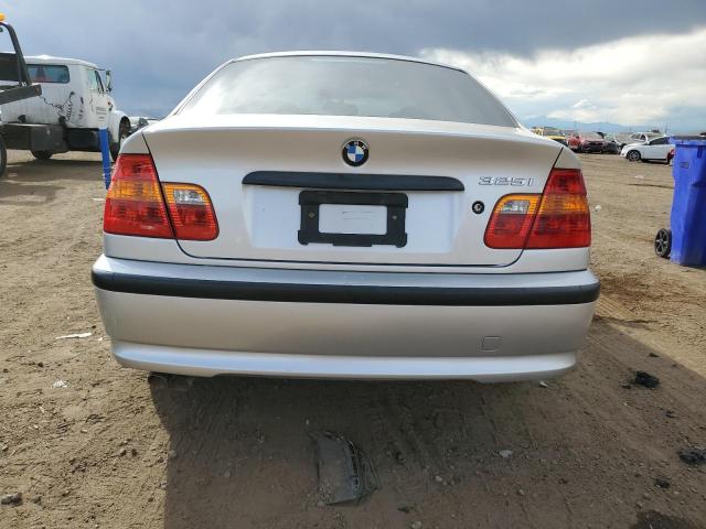 WBAET37402NH00839 - 2002 BMW 325 I SILVER photo 6