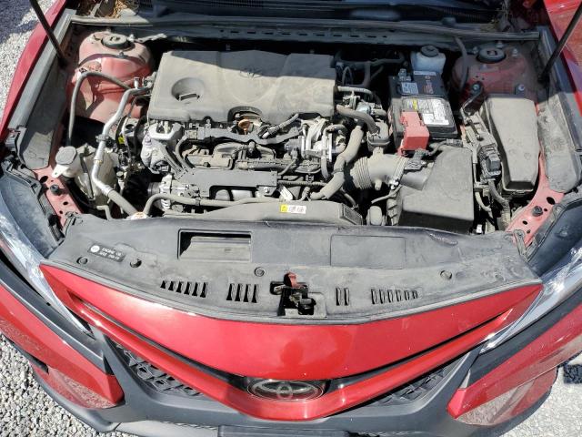 4T1M11AK0LU361077 - 2020 TOYOTA CAMRY SE RED photo 11