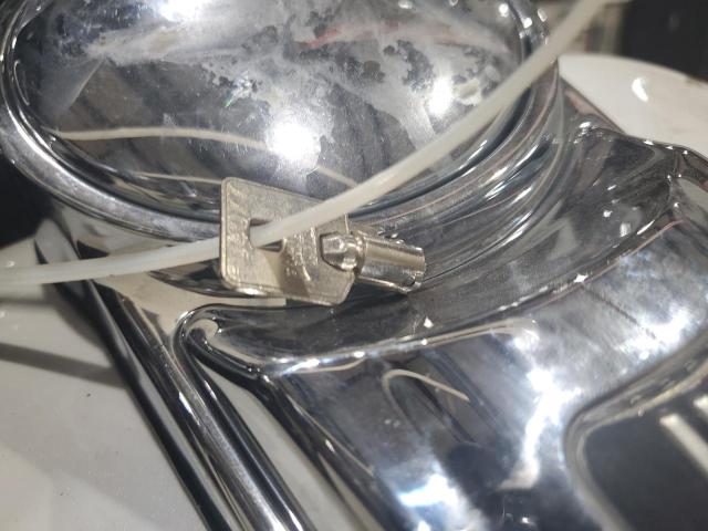 1HD1FCW115Y646479 - 2005 HARLEY-DAVIDSON FLHTCUI WHITE photo 8