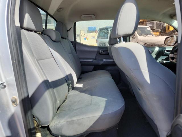 3TMCZ5AN4JM185291 - 2018 TOYOTA TACOMA DOUBLE CAB SILVER photo 10