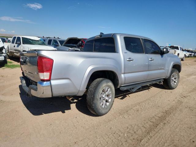 3TMCZ5AN4JM185291 - 2018 TOYOTA TACOMA DOUBLE CAB SILVER photo 3