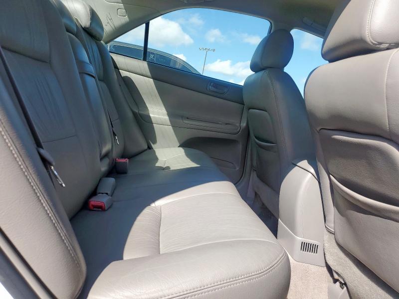 4T1BE30K74U331794 - 2004 TOYOTA CAMRY LE WHITE photo 10