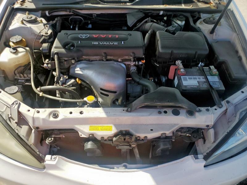 4T1BE30K74U331794 - 2004 TOYOTA CAMRY LE WHITE photo 11