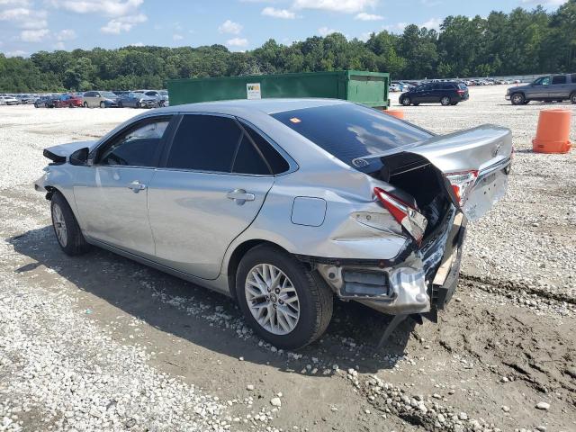 4T1BF1FKXHU350970 - 2017 TOYOTA CAMRY LE SILVER photo 2