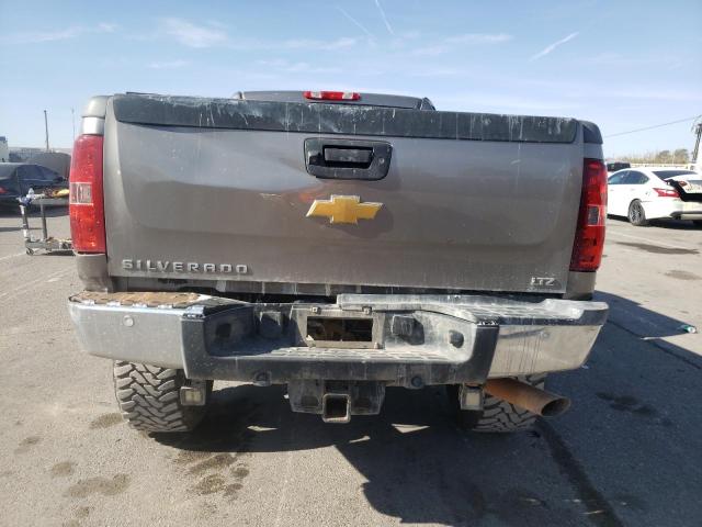 1GC1KYEG3EF152779 - 2014 CHEVROLET SILVERADO K2500 HEAVY DUTY LTZ GRAY photo 6