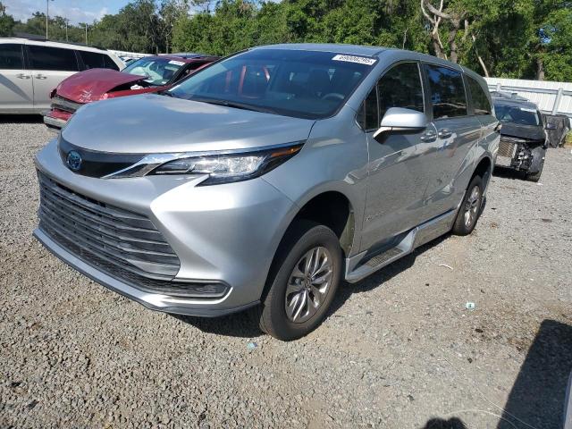 2022 TOYOTA SIENNA LE, 