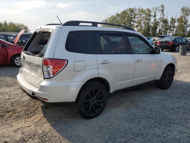 JF2SHADC5DH446701 - 2013 SUBARU FORESTER 2.5X PREMIUM WHITE photo 3