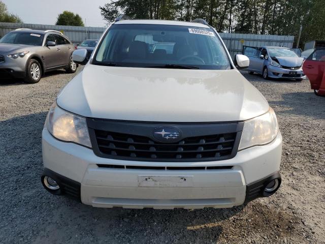 JF2SHADC5DH446701 - 2013 SUBARU FORESTER 2.5X PREMIUM WHITE photo 5