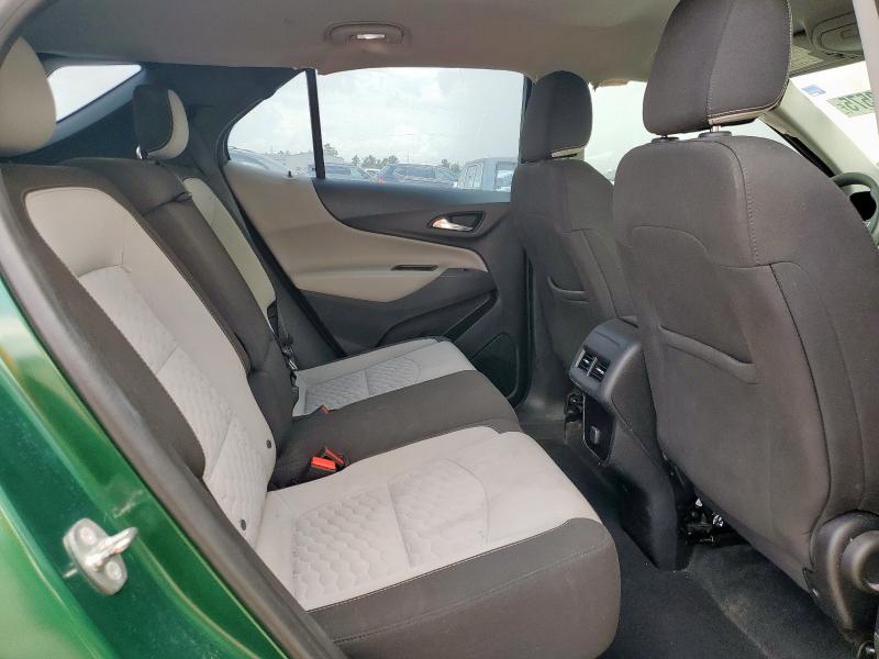 2GNAXHEV6J6272541 - 2018 CHEVROLET EQUINOX LS GREEN photo 11