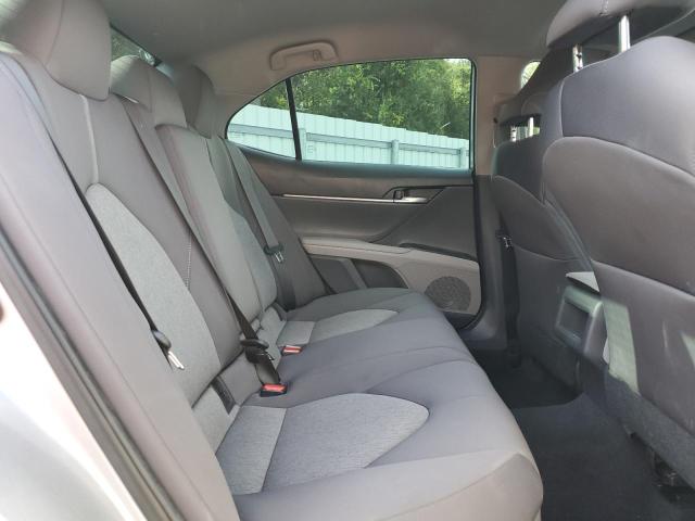 4T1C31AKXMU563755 - 2021 TOYOTA CAMRY LE 银色 照片 10