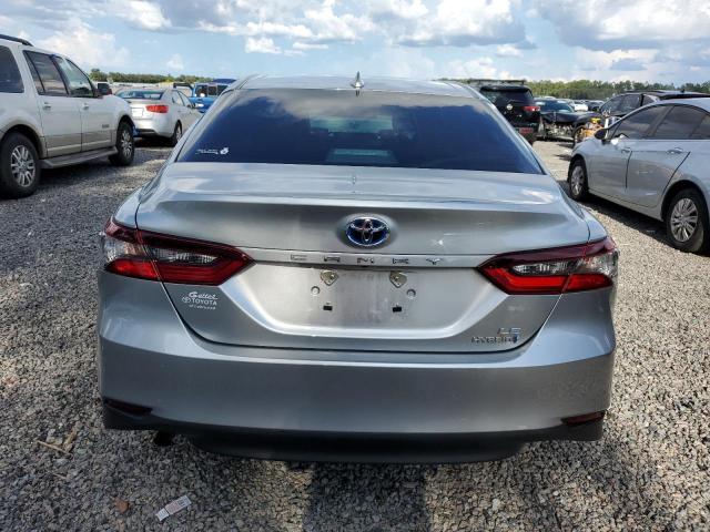 4T1C31AKXMU563755 - 2021 TOYOTA CAMRY LE 银色 照片 6