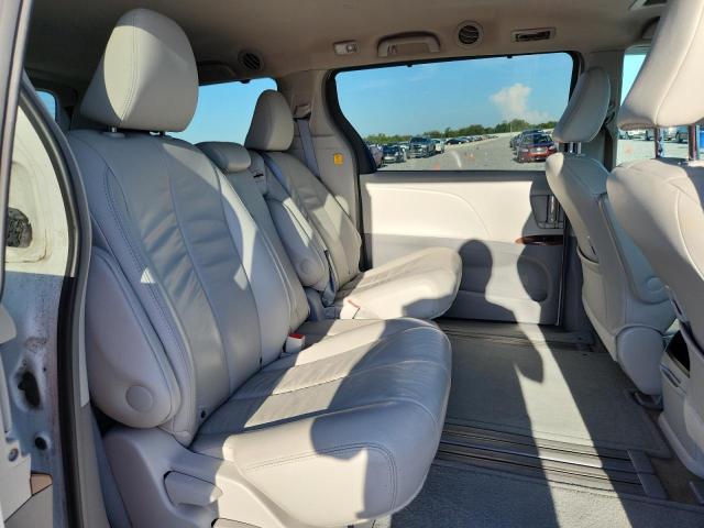 5TDYK3DC8DS332113 - 2013 TOYOTA SIENNA XLE თეთრი ფოტო 11