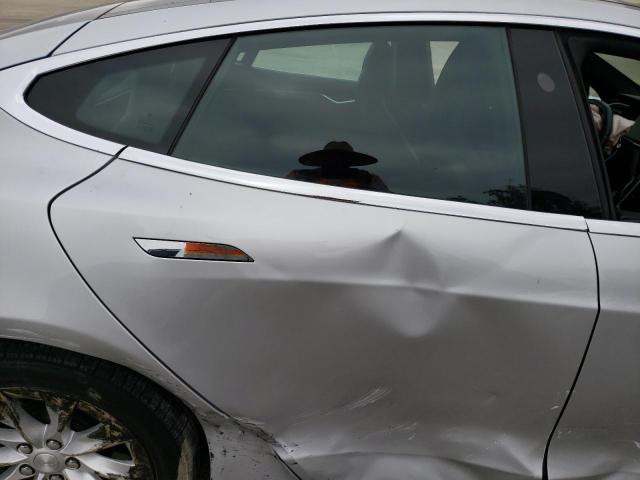 5YJSA1E29GF172691 - 2016 TESLA MODEL S Արծաթագույն լուսանկար 10