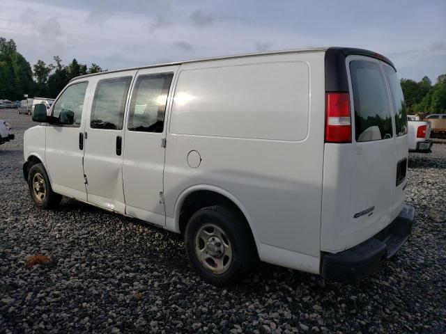 1GCFH15T941173155 - 2004 CHEVROLET EXPRESS G1 WHITE photo 2