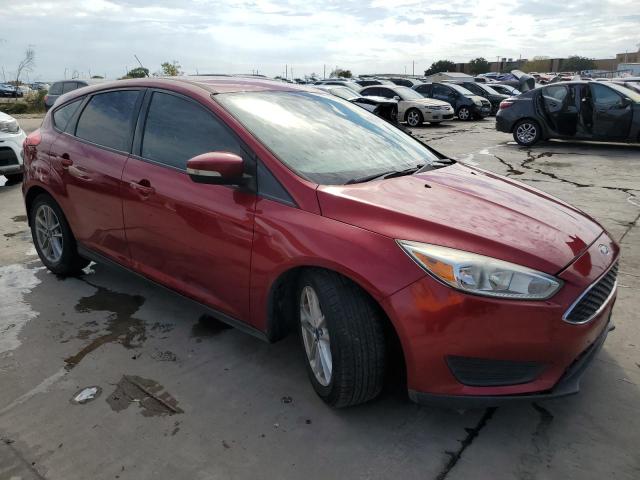 1FADP3K29HL303176 - 2017 FORD FOCUS SE RED photo 4