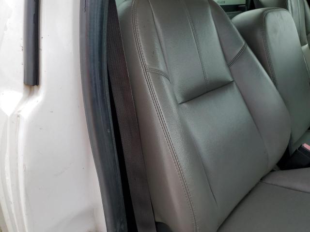 1GB0CVCG1BF180235 - 2011 CHEVROLET SILVERADO C2500 HEAVY DUTY WHITE photo 10