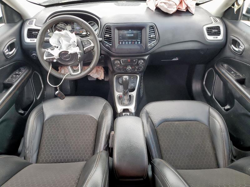 3C4NJDBBXMT584022 - 2021 JEEP COMPASS LATITUDE შავი ფოტო 8