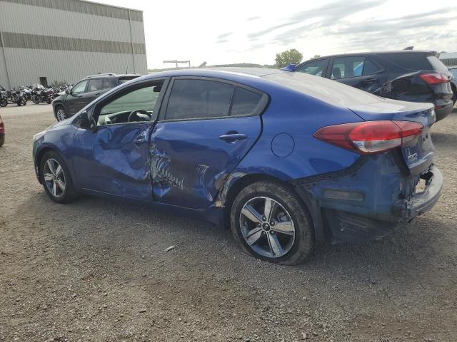 3KPFL4A76JE173616 - 2018 KIA FORTE LX BLUE photo 2