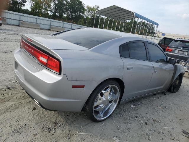 2B3CL3CG8BH562274 - 2011 DODGE CHARGER SILVER photo 3