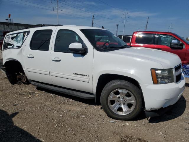 1GNSKJE38BR401135 - 2011 CHEVROLET SUBURBAN K1500 LT WHITE photo 4