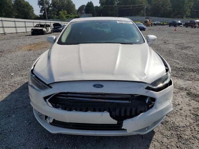 3FA6P0HD5JR251777 - 2018 FORD FUSION SE WHITE photo 5