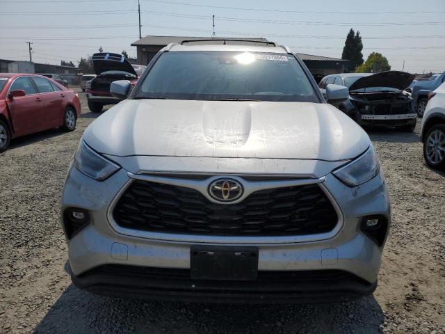 5TDGZRBH9NS595107 - 2022 TOYOTA HIGHLANDER XLE SILVER photo 5