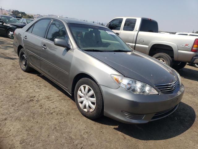 4T1BE32K15U562060 - 2005 TOYOTA CAMRY 4D 2 LE SILVER photo 4